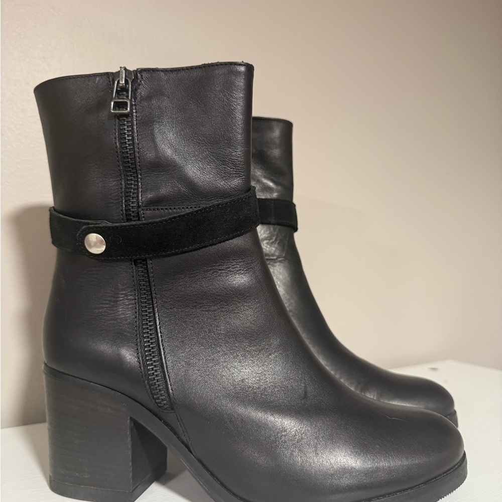 Coach and Four Black Heeled Boots